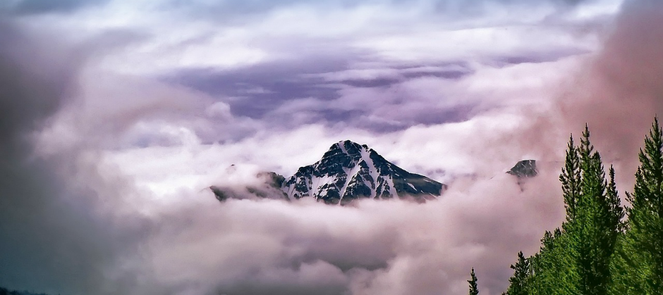 Image of a mountain in fog