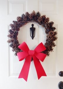 Image of a Pine Cone Wreath